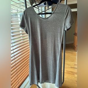 NWT Yidarton cross cross gray T-shirt midi dress
